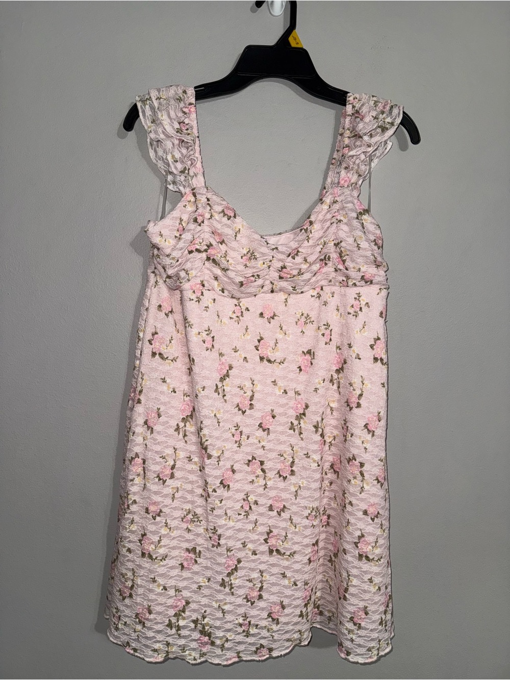 No Boundaries Women’s Pink Floral Ruffle Strap Sundress Large